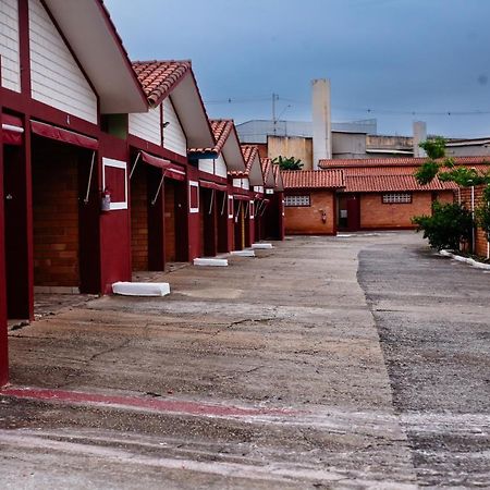 Hotel E Motel Madrugada Itu Ngoại thất bức ảnh