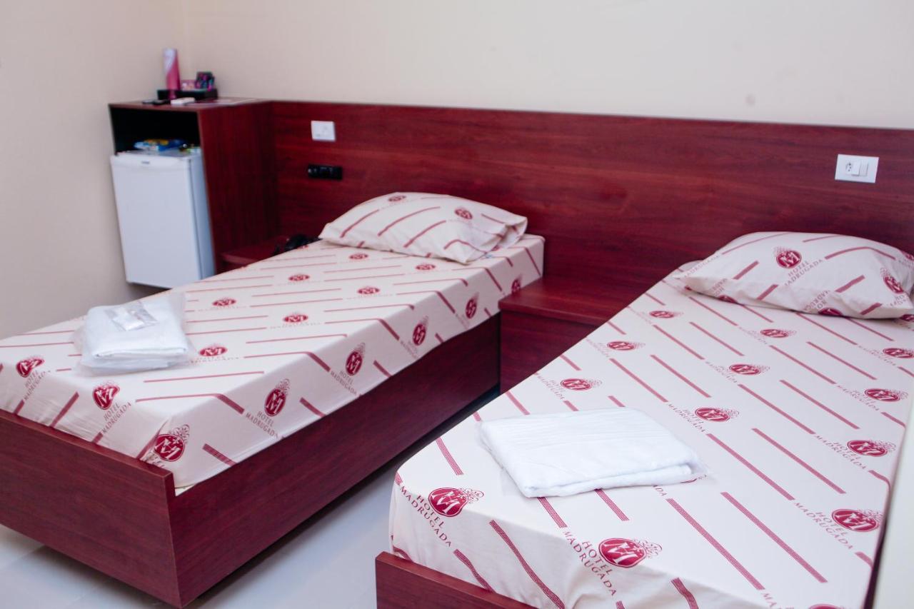 Hotel E Motel Madrugada Itu Ngoại thất bức ảnh