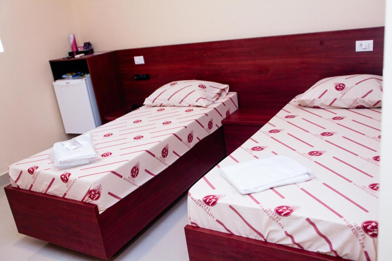 Hotel E Motel Madrugada Itu Ngoại thất bức ảnh